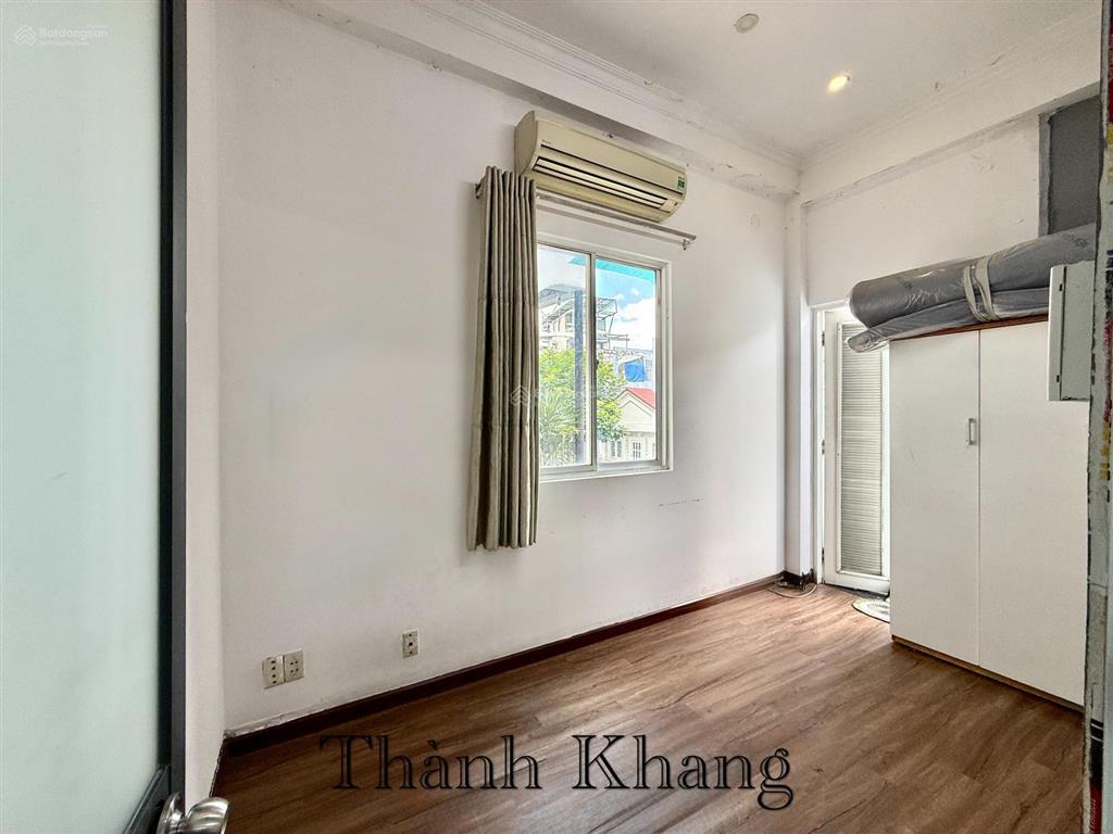 Cho thuê căn hộ 2 phòng ngủ bancol, full nt, rộng 55m2, máy giặt riêng, ngay đh kinh tế ueh q10