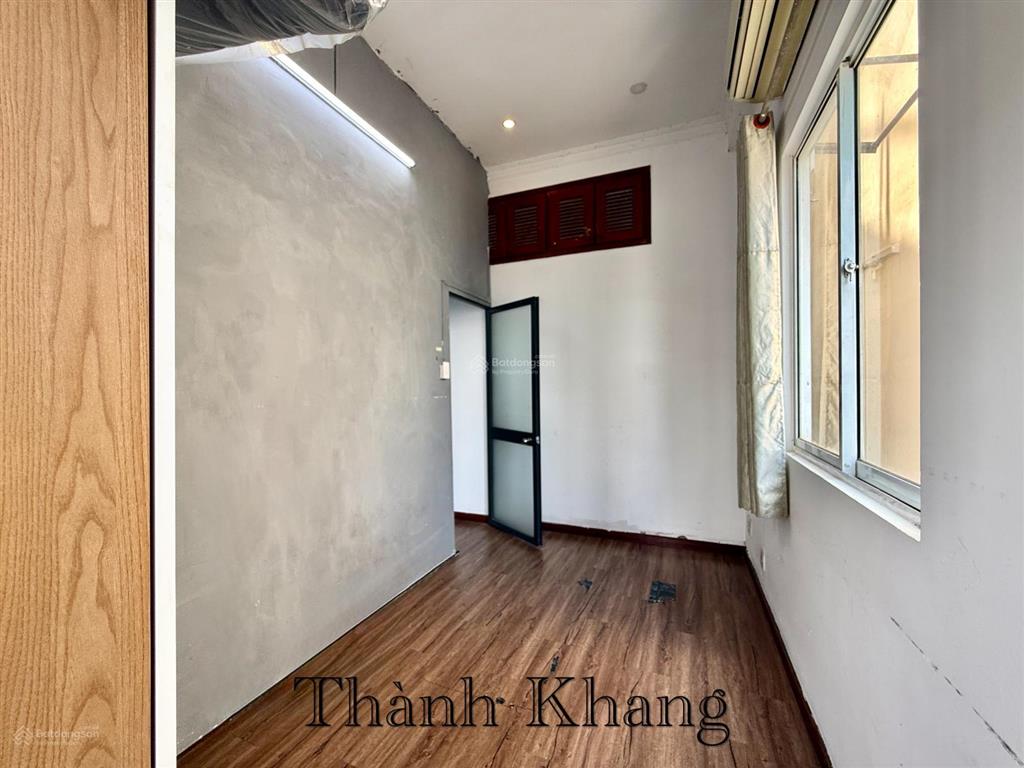 Cho thuê căn hộ 2 phòng ngủ bancol, full nt, rộng 55m2, máy giặt riêng, ngay đh kinh tế ueh q10