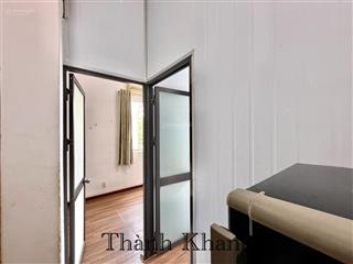 Cho thuê căn hộ 2 phòng ngủ bancol, full nt, rộng 55m2, máy giặt riêng, ngay đh kinh tế ueh q10
