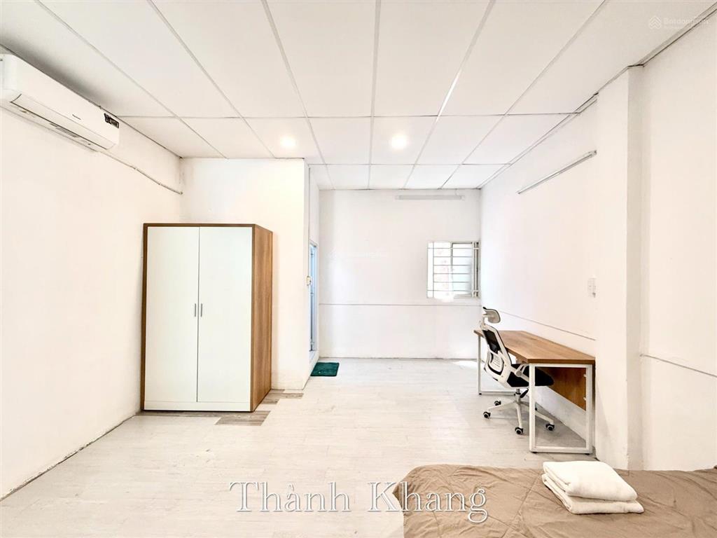 Cho thuê căn hộ 1pn tách bếp ban công, rộng 50m2, full nội thất, ngay tòa nhà viettel q10