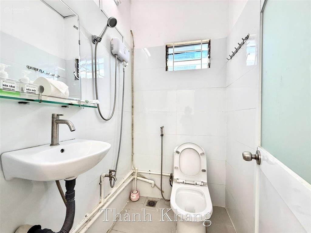 Cho thuê căn hộ 1pn tách bếp ban công, rộng 50m2, full nội thất, ngay tòa nhà viettel q10