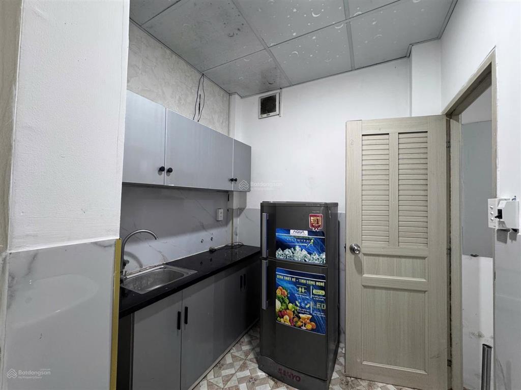 Cho thuê căn hộ 2 phòng ngủ full nội thất, rộng 40m2, 4 người 4 xe, gần đường sư vạn hạnh q10