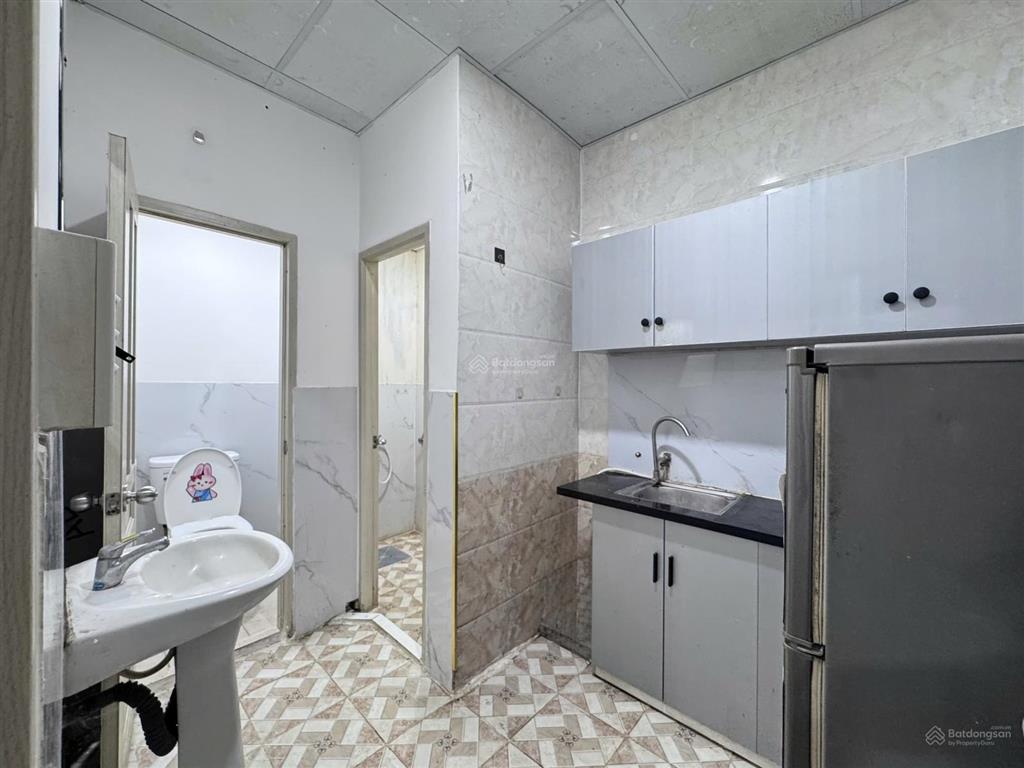 Cho thuê căn hộ 2 phòng ngủ full nội thất, rộng 40m2, 4 người 4 xe, gần đường sư vạn hạnh q10