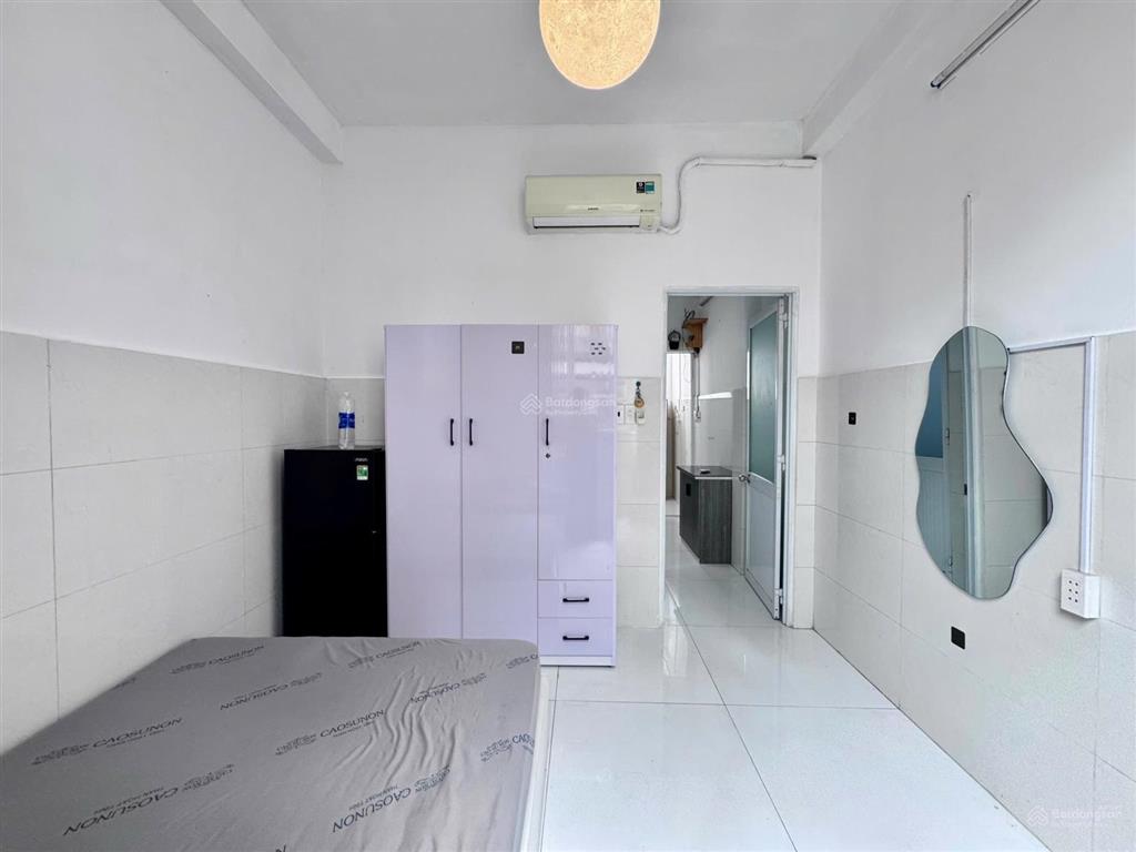 Cho thuê căn hộ nguyên tầng 2 phòng ngủ, full nội thất, rộng 40m2, ngay đại học kinh tế ueh
