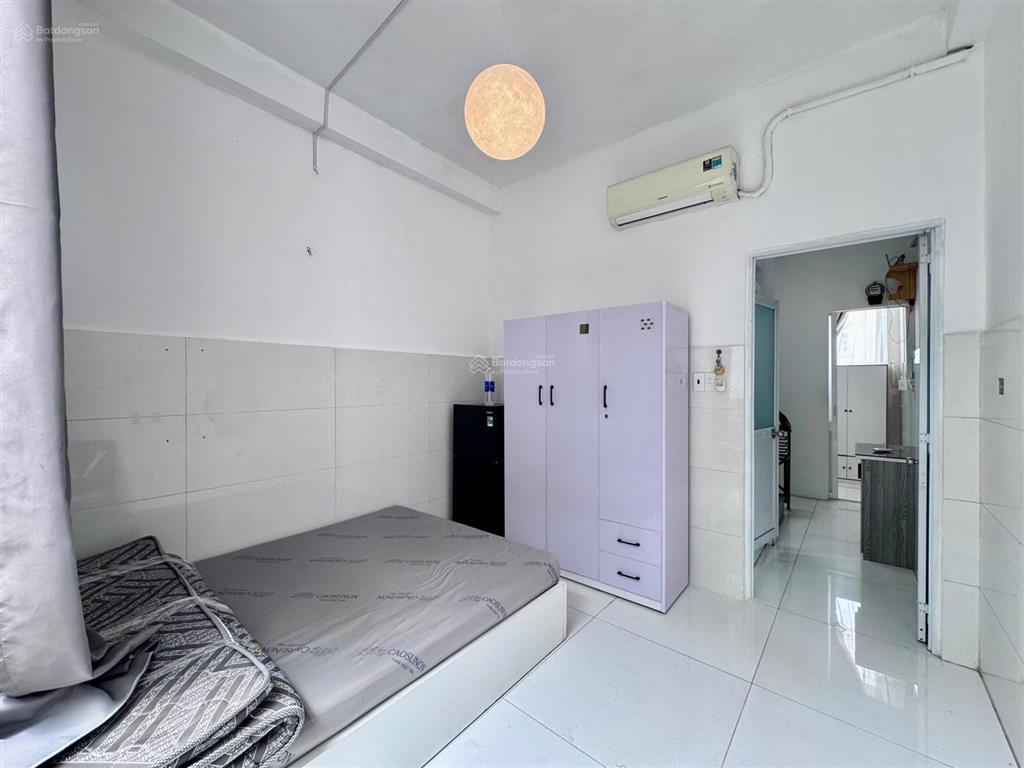 Cho thuê căn hộ nguyên tầng 2 phòng ngủ, full nội thất, rộng 40m2, ngay đại học kinh tế ueh