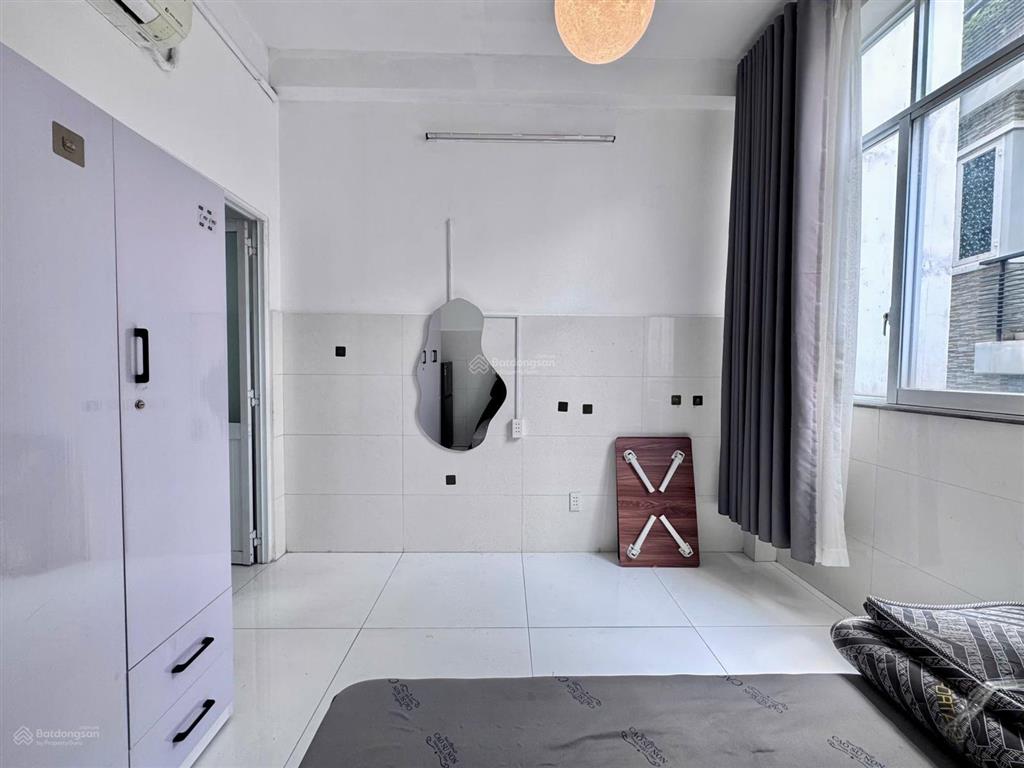 Cho thuê căn hộ nguyên tầng 2 phòng ngủ, full nội thất, rộng 40m2, ngay đại học kinh tế ueh