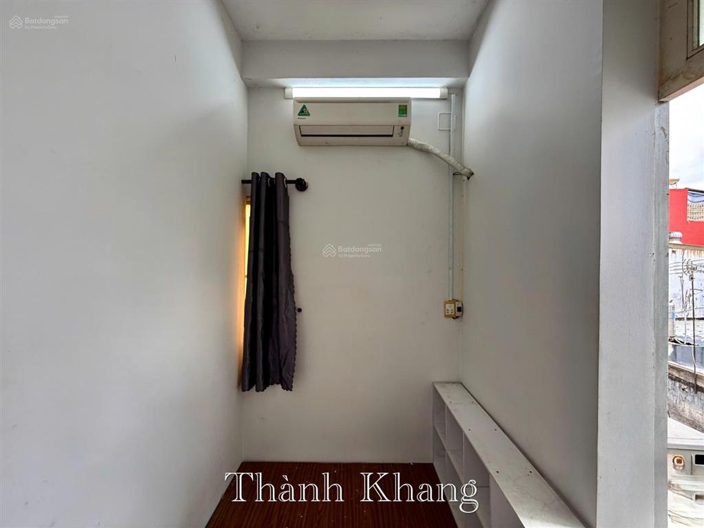 Cho thuê căn hộ 2 phòng ngủ ban công, full nội thất, 4ng3xe, ngay đh bách khoa q10