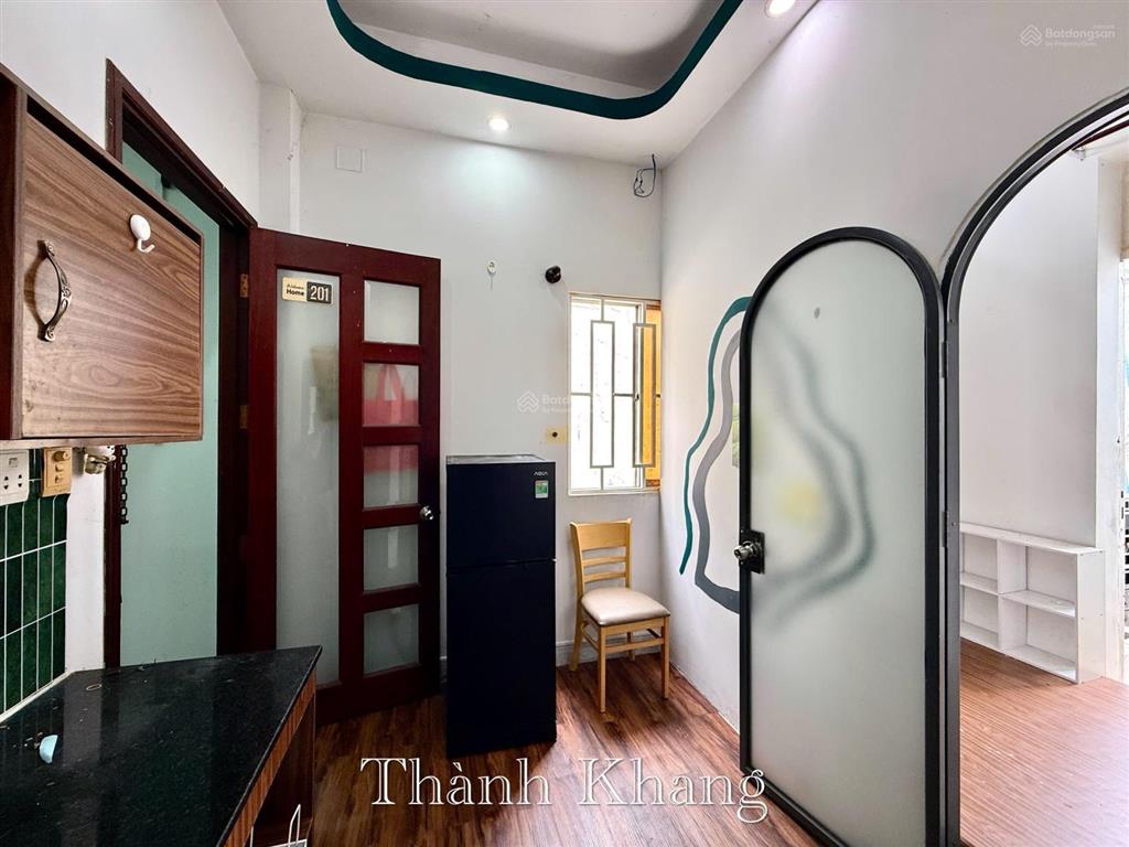 Cho thuê căn hộ 2 phòng ngủ ban công, full nội thất, 4ng3xe, ngay đh bách khoa q10