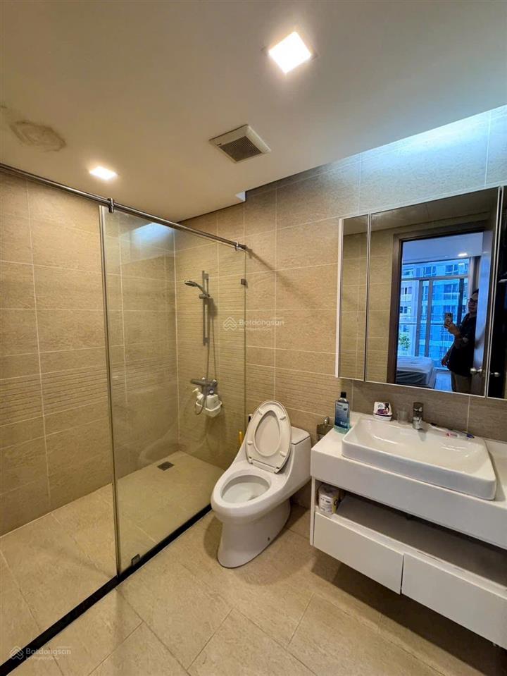 Cho thuê nhanh 2pn view sông giá chỉ 25tr/tháng