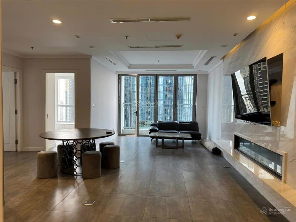 Cho thuê 3pn  126m² giá 43tr cho làm bnb. call 0902 626 *** hiếu