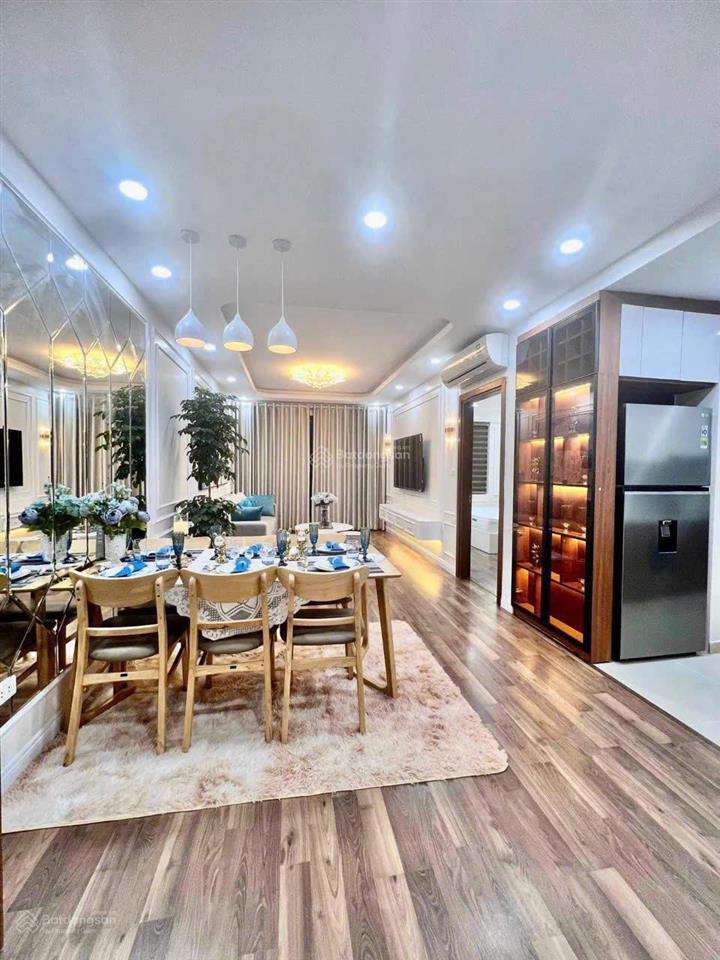 Cần bán căn 2pn2vs, tầng trung, 78m2, hướng đông nam mát, 6.2 tỷ cc goldmark city  136 hồ tùng mậu