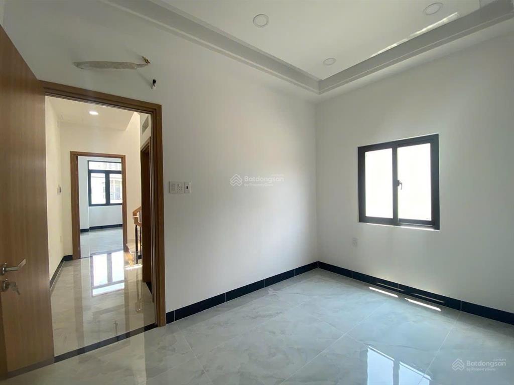 Còn sót 1 căn, xe hơi vào tận cửa, đường hai bà trưng, 6x13m, cn 65m2, 4 tầng, chỉ 14,5 tỷ tl