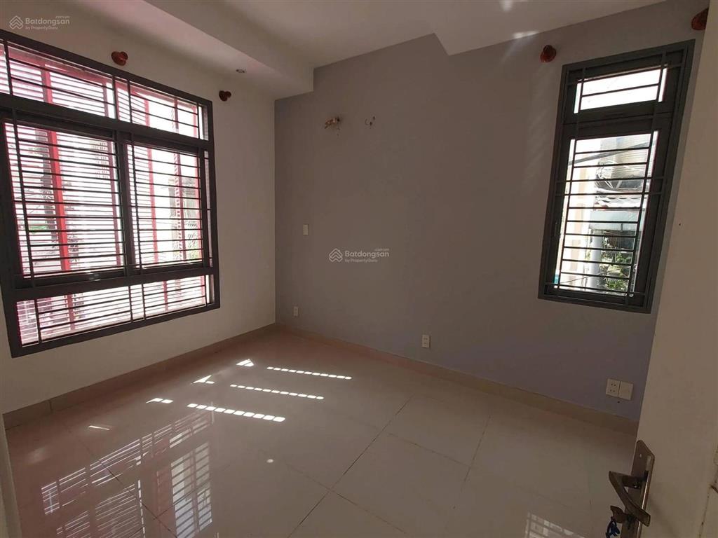 Duy nhất, hxh hoàng diệu, 4x11m, 46m2, sát mặt tiền, cách nguyễn văn trỗi 100m, 4 tầng, 9,5 tỷ tl