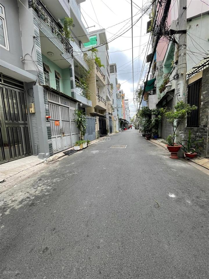 Nhà ngộp, gấp bán, hxh huỳnh văn bánh, 5,7x15m, 80m2, tiện xây lại, chỉ 11,5 tỷ tl