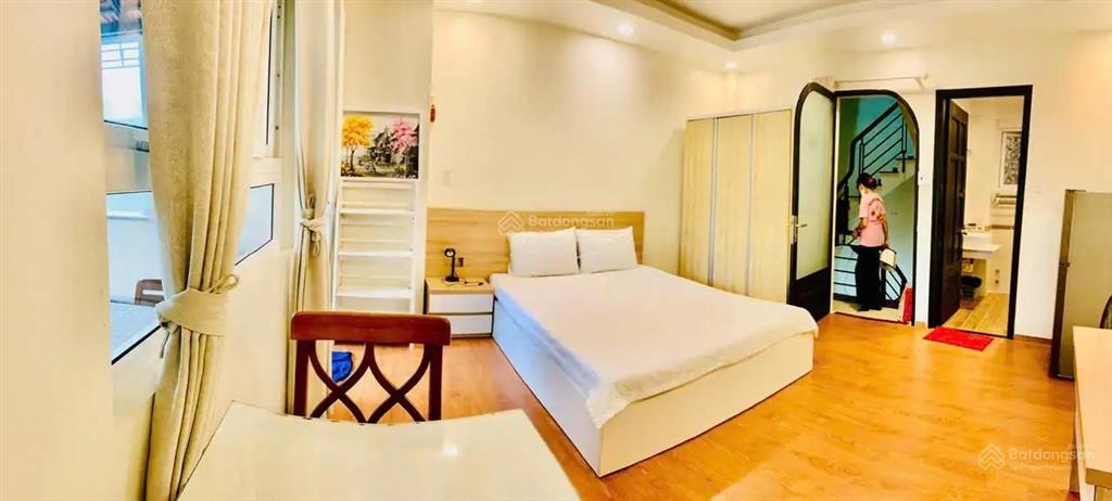 Ngang 5,5m, dòng tiền 50 triệu, hxh nguyễn thị minh khai, 5,5x14m, 5 tầng, nhà đẹp, chỉ 20 tỷ