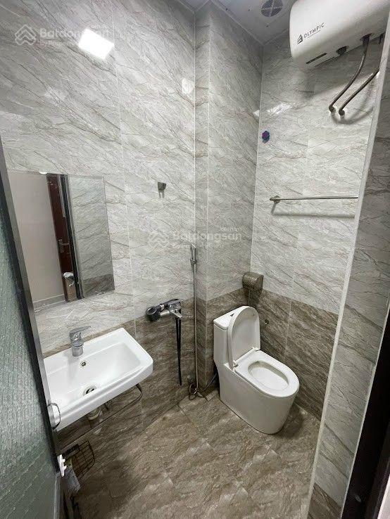 Cho thuê cc mini vương thừa vũ, 5 phút ra ngã tư sở, gần đại học y, phòng mới sạch, thang máy, 5tr