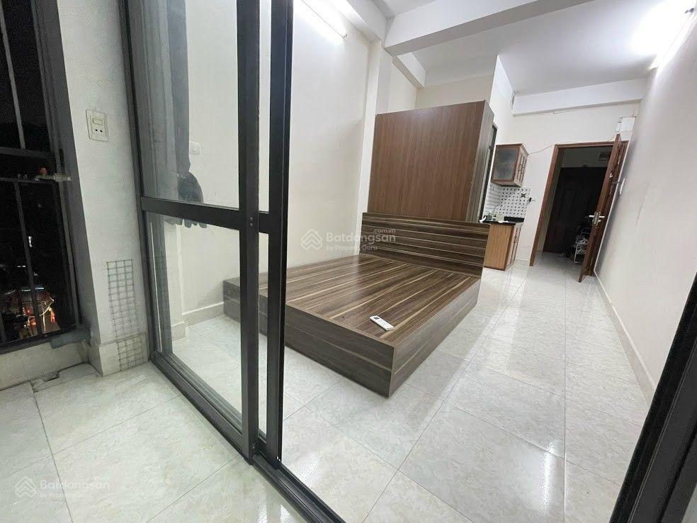 Cho thuê cc mini vương thừa vũ, 5 phút ra ngã tư sở, gần đại học y, phòng mới sạch, thang máy, 5tr