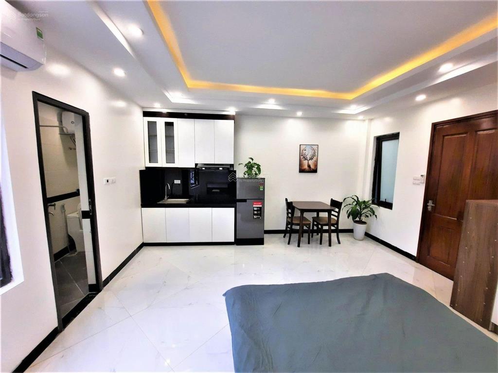 Cho thuê studio rộng 45m thoáng ô tô đỗ cửa, ngay ngã tư sở, khu quân đội an ninh cực tốt,chỉ 5tr5