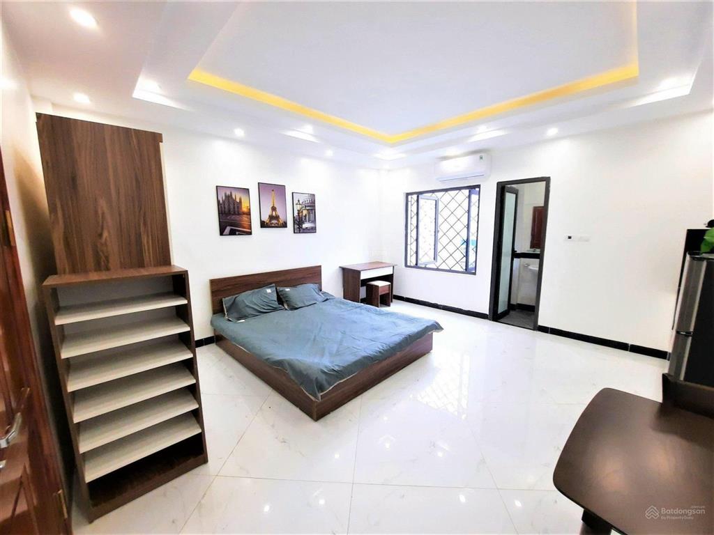 Cho thuê studio rộng 45m thoáng ô tô đỗ cửa, ngay ngã tư sở, khu quân đội an ninh cực tốt,chỉ 5tr5