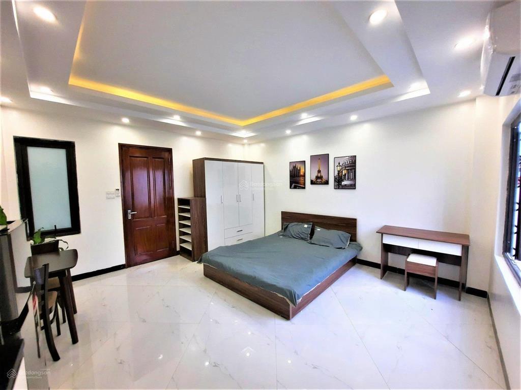 Cho thuê studio rộng 45m thoáng ô tô đỗ cửa, ngay ngã tư sở, khu quân đội an ninh cực tốt,chỉ 5tr5