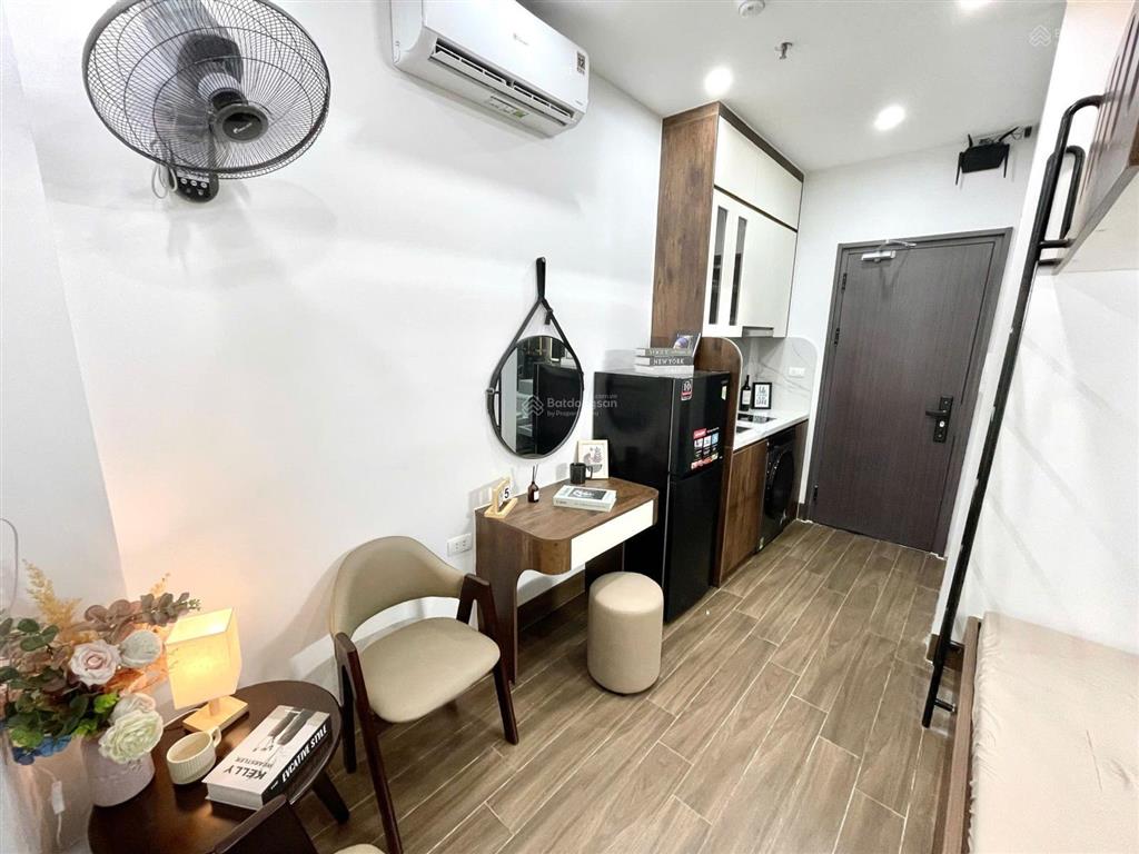 Cho thuê phòng 2 ngủ gác xép 5tr4 ban công rộng, ánh sáng tự nhiên, gần hồ định công, đh thăng long