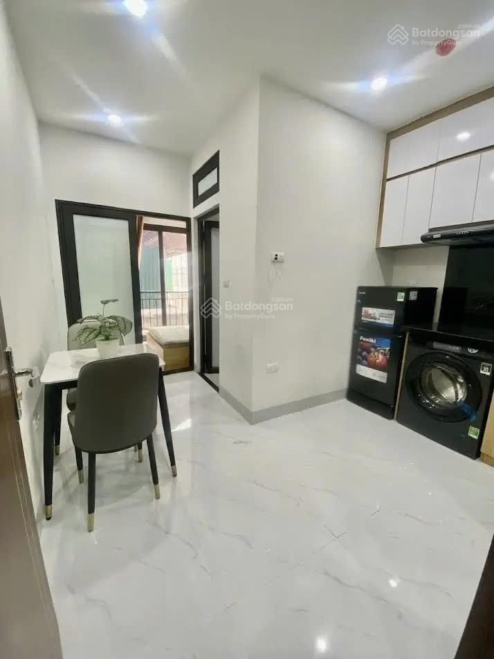 Cho thuê căn hộ 2pn thái thịnh, ban công thoáng sáng, chữa cháy chuẩn, ô tô đỗ gần, vào ở ngay