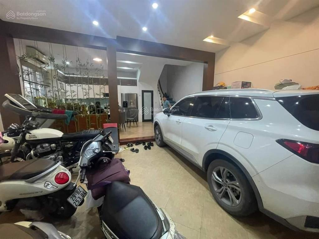 Hiếm! bán nhà phân lô phố vip đỗ quang, 2 thoáng, ô tô vào nhà, kd sầm uất, 50m2*5t, 21.5 tỷ