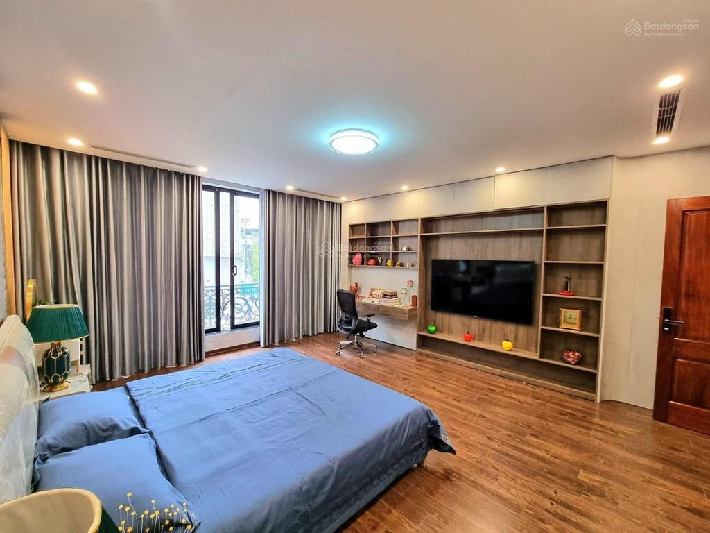 Hiếm! bán nhà phố hạ yên quyết, gần phố, 2 thoáng, ô tô, ở sướng 55m2*5t, 13.6 tỷ
