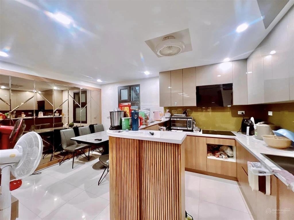 Nhà đẹp! bán nhà phân lô phố hoàng quốc việt, ô tô tránh, thang máy, ngõ thông, kd, 60m2*6t