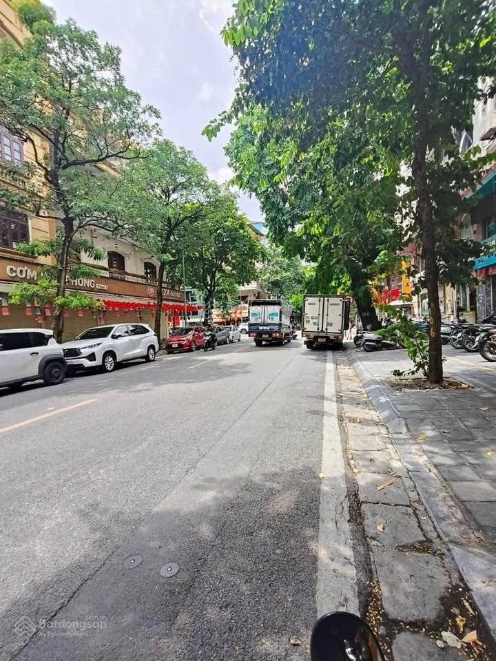 Nhà đẹp ở ngay! bán nhà phân lô huỳnh thúc kháng, ô tô, thang máy, 2 thoáng, 45m2*5t, 14.8 tỷ