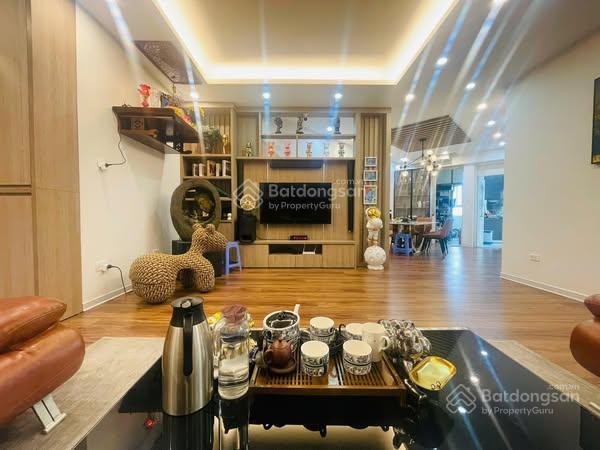 Hot! bán nhà phân lô phố trung kính, lô góc, ô tô tránh, vỉa hè rộng, kd sầm uất, 50m2*5t, 22 tỷ