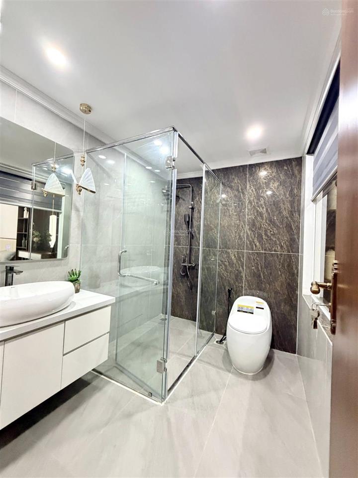 Có 102! bán nhà phân lô phố vip đỗ quang, 2 thoáng, ô tô tránh, tm, kd sầm uất, vp, 65m2*6t, 27 tỷ