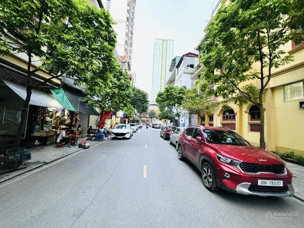 Có 102! bán nhà phân lô phố trung kính, lô góc, ô tô tránh, vỉa hè, kd sầm uất 60m2*5t, 24 tỷ