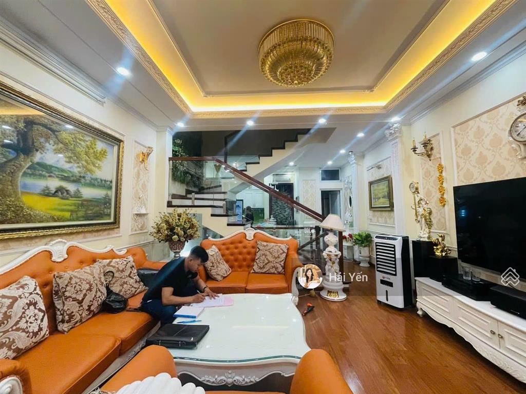Chủ mót! bán nhà phân lô phố vip đỗ quang, gần phố, ô tô, kd, vp, 50m2*5t, 21 tỷ