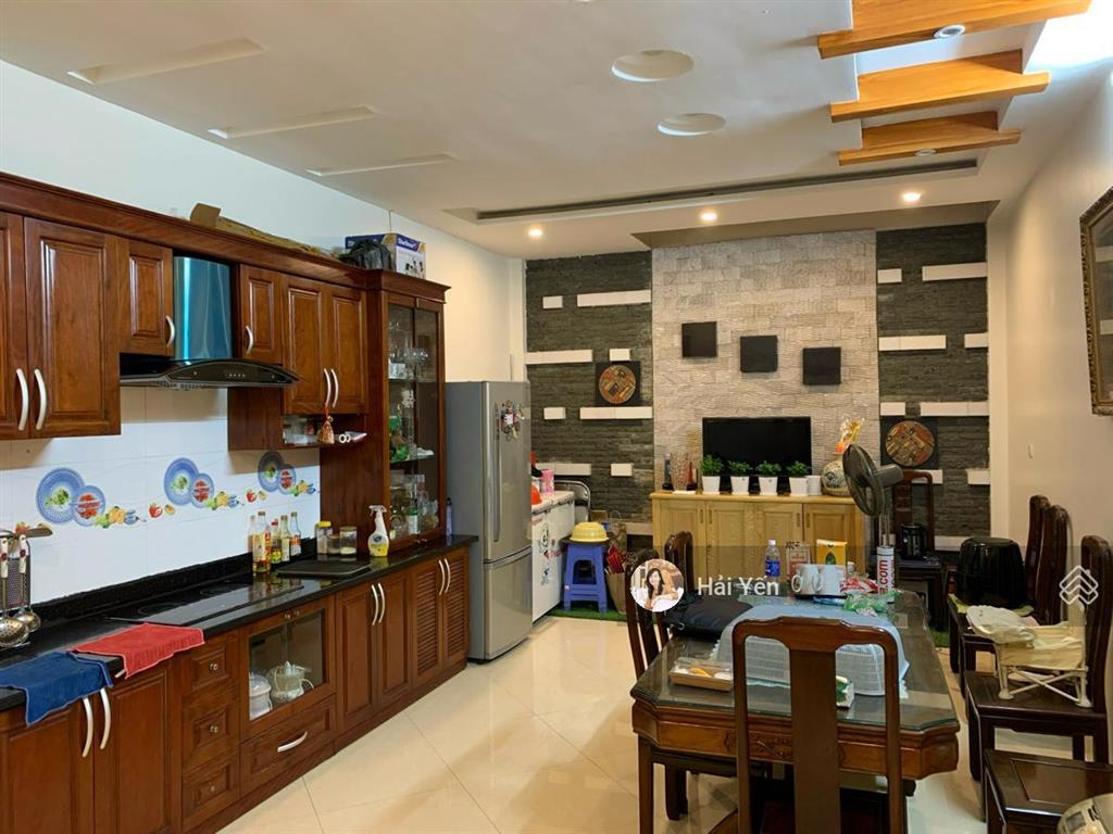 (giảm 2 tỷ). bán nhà phân lô phố trung kính, ô tô, gần hồ, ngõ thông tứ tung, 55m2*5t, 12 tỷ