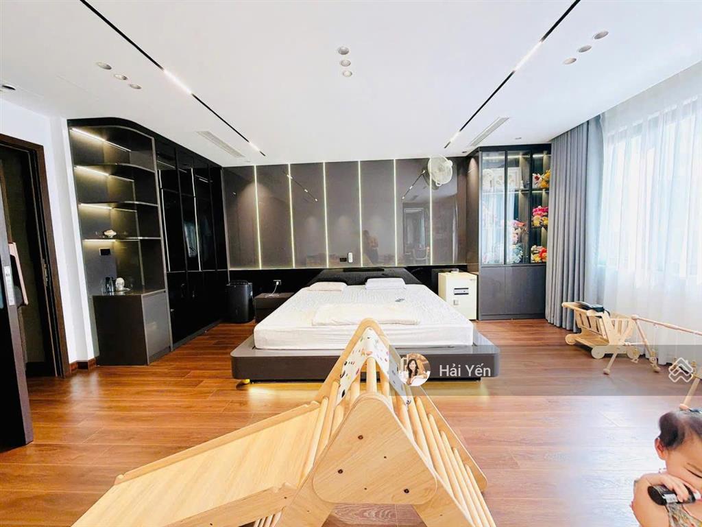 Giá tốt! bán nhà phân lô phố đỗ quang, 3 ô tô tránh, vỉa hè, kd, sổ đẹp, 2 thoáng, 75m2*6t, 32 tỷ