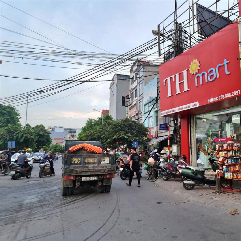 Bán đất trục kinh doanh tại Trâu Quỳ, Gia Lâm. 62m2, mt 5m8, đường 7m. Lh 0989894845