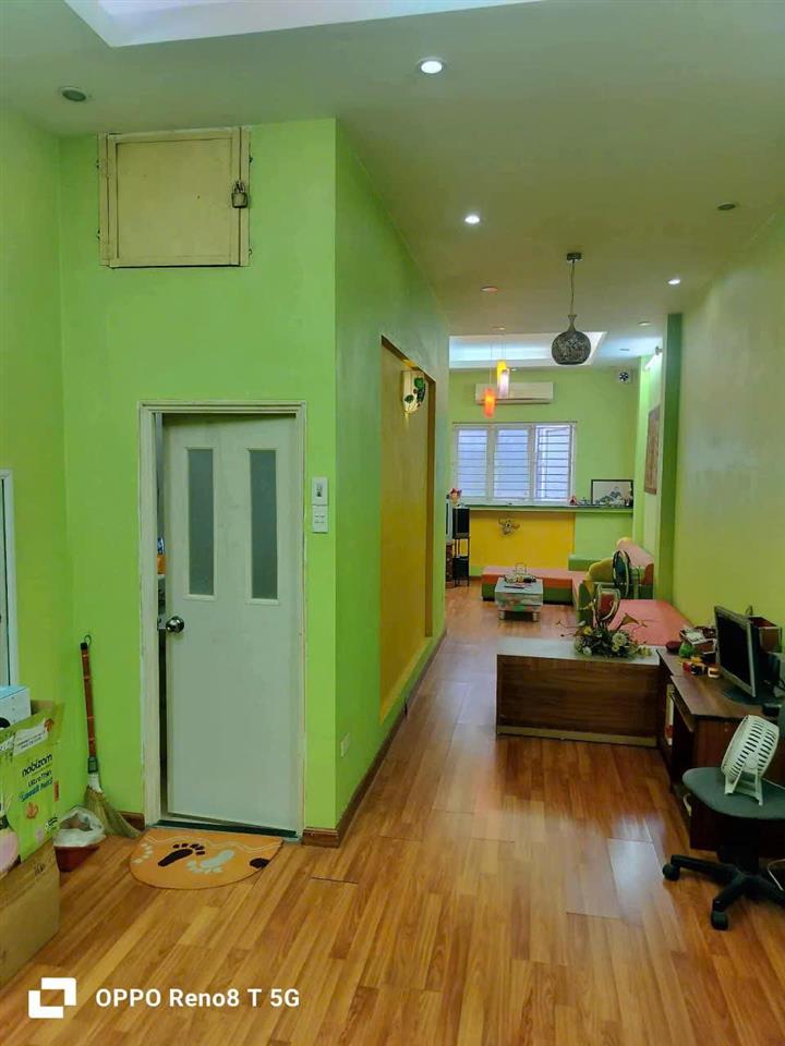 BÁN NHÀ KHU CÁN BỘ Y TẾ TẠI PHỐ NÚI TRÚC, XÂY KIÊN CỐ DIỆN TÍCH 40M X 4 TẦNG, 100 RA