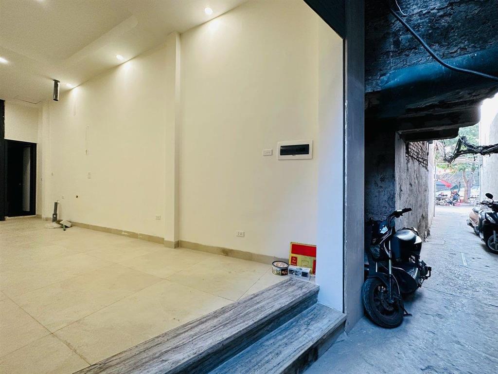 Nhỉnh 9 tỷ , thang máy , 10m ra Phố Phương Mai, 6 tầng thang máy, wiew Hồ, ánh sáng tươi