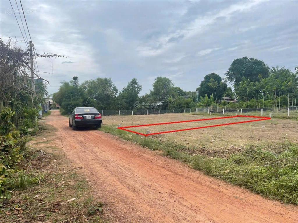 Bán thật không ảo bán đất 194,8m ngang 9 có thổ cư đất vuông vức cách đường dt787 200m giá 650tr