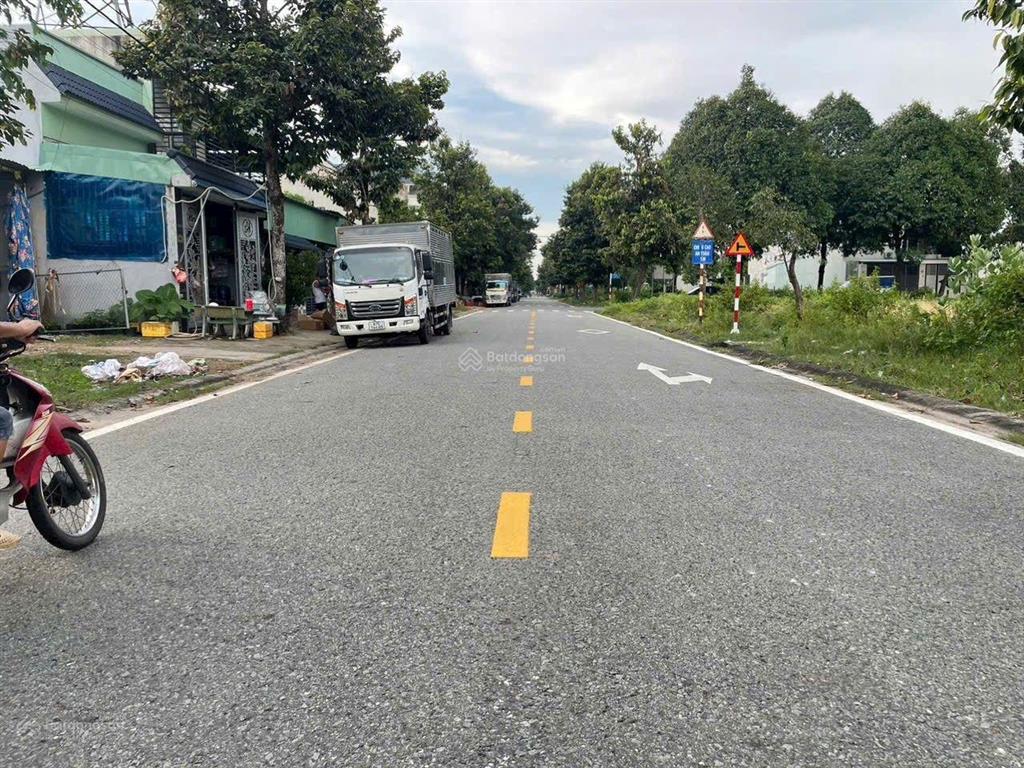 Chính chủ cần ra nhanh lô đất mặt tiền đường số 81 trong tđc phú chánh d dt 100m2 full thổ cư shr