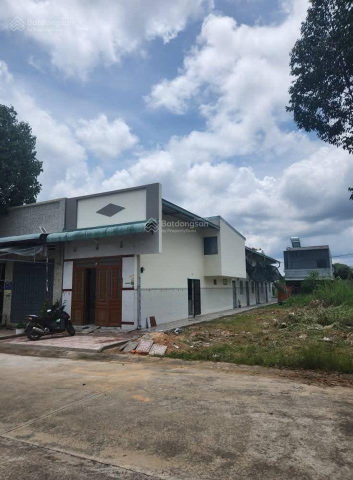 Sổ sẵn sang tay dãy trọ 150m2 gồm 1 kiot và 4 phòng đang cho thu nhập 8tr/tháng ngay kcn mỹ phước 3