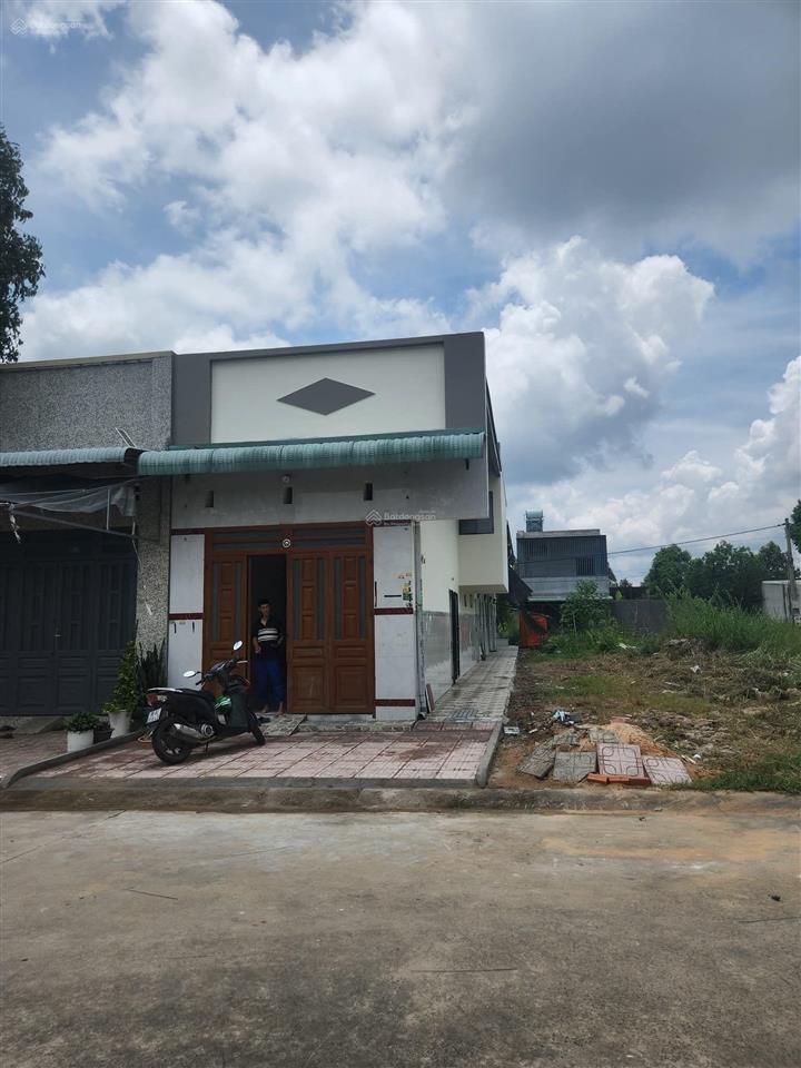 Sổ sẵn sang tay dãy trọ 150m2 gồm 1 kiot và 4 phòng đang cho thu nhập 8tr/tháng ngay kcn mỹ phước 3