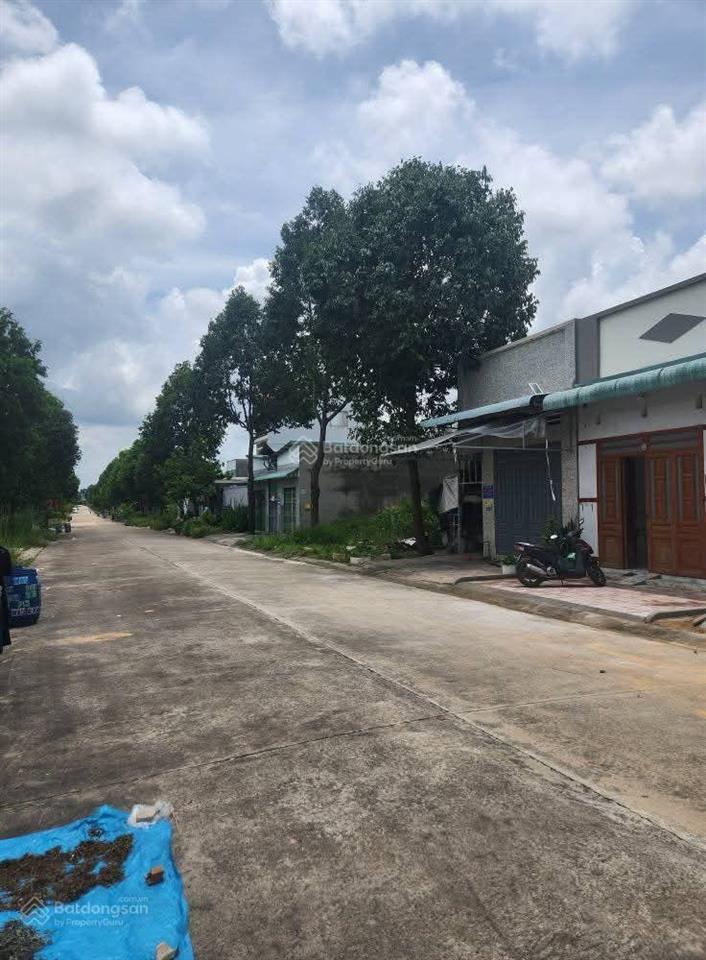 Sổ sẵn sang tay dãy trọ 150m2 gồm 1 kiot và 4 phòng đang cho thu nhập 8tr/tháng ngay kcn mỹ phước 3