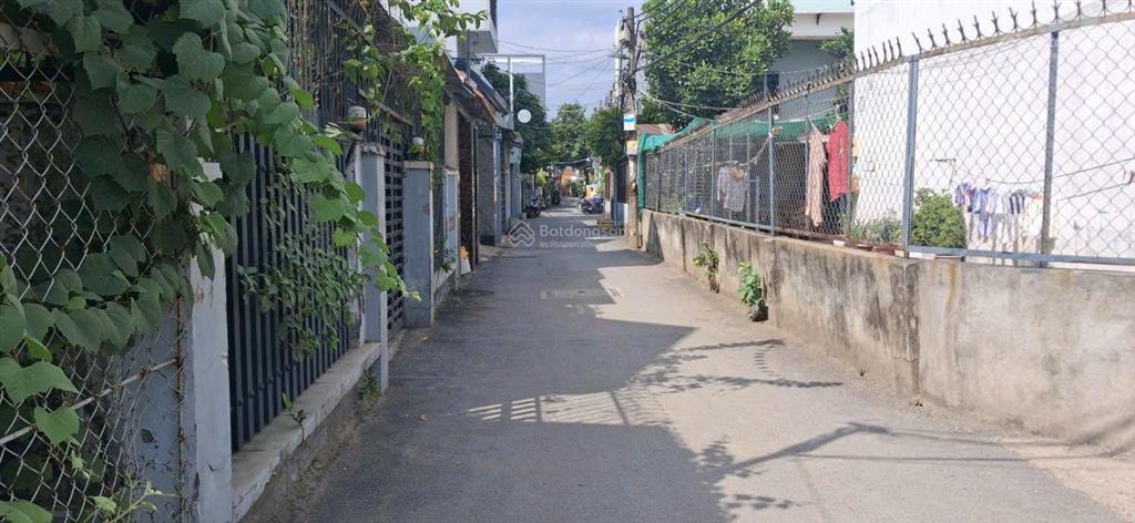 Tôi cần bán nhà c4 6.6x25m cách sông vàm thuật 50m thông lê đức thọ