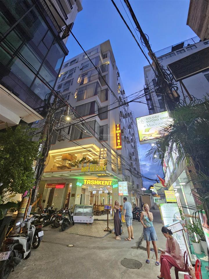 Bán nhanh tòa nhà 6 tầng hẻm 98 trần phú, tt khu phố tây nha trang, cách biển chỉ 100m