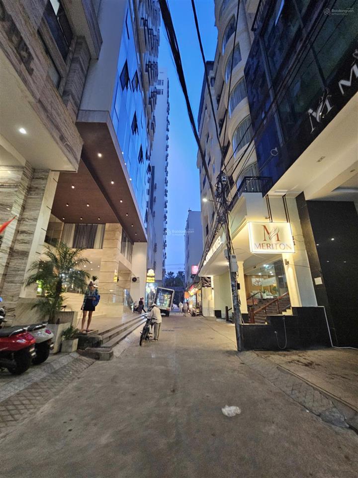 Bán nhanh tòa nhà 6 tầng hẻm 98 trần phú, tt khu phố tây nha trang, cách biển chỉ 100m