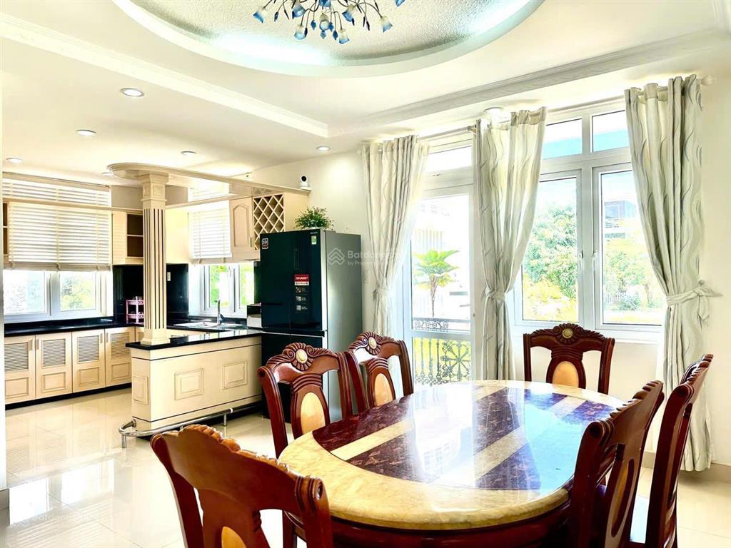 Cho thuê biệt thự 4pn tại khu đô thị biển an viên, cách bãi tắm chỉ 150m, full nội thất mới đẹp