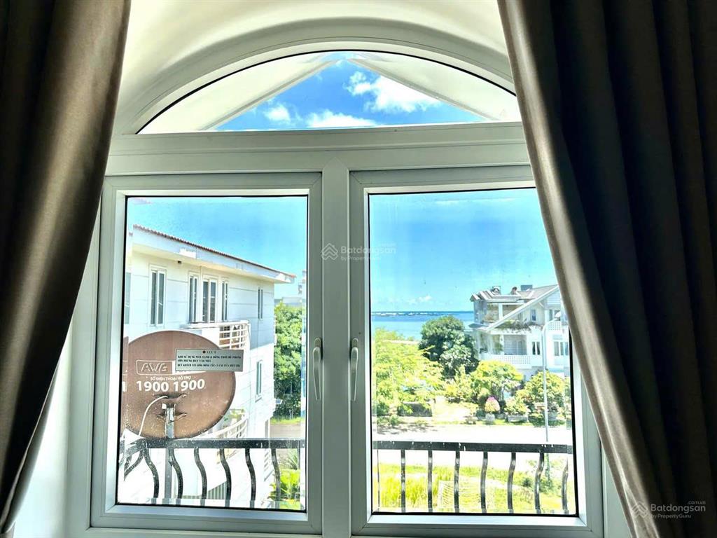Cho thuê biệt thự 4pn tại khu đô thị biển an viên, cách bãi tắm chỉ 150m, full nội thất mới đẹp