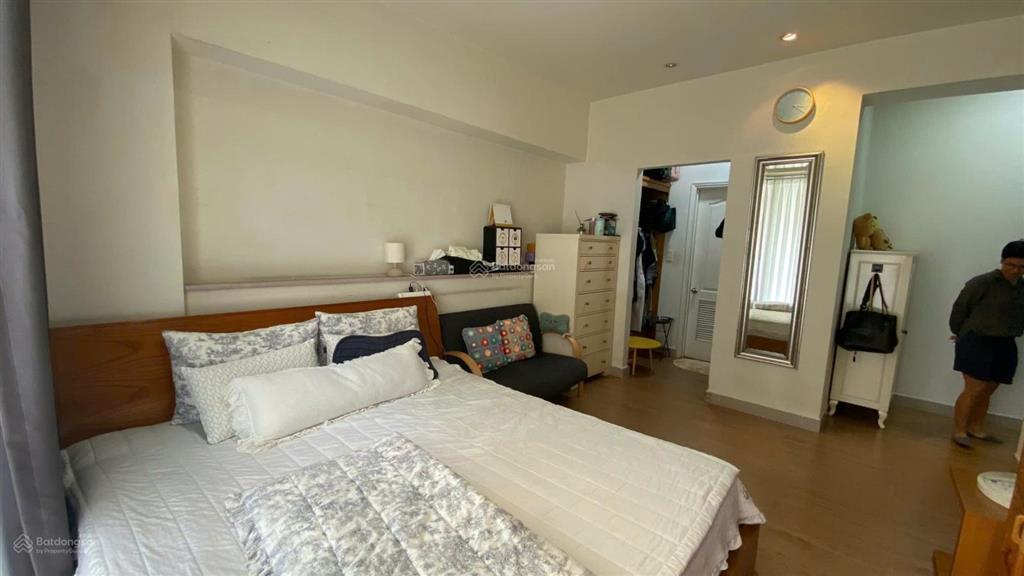 Bán căn hộ garden plaza phú mỹ hưng 3 phòng ngủ 150m2 có nội thất view công viên kênh đào